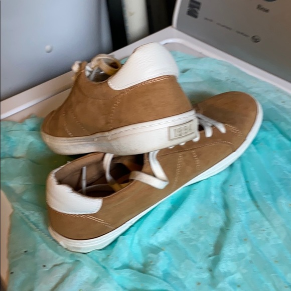 Brown Leather Court Sneaker. - Picture 2 of 4